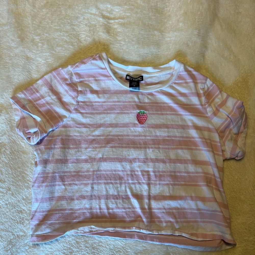 Hot topic strawberry girls crop top